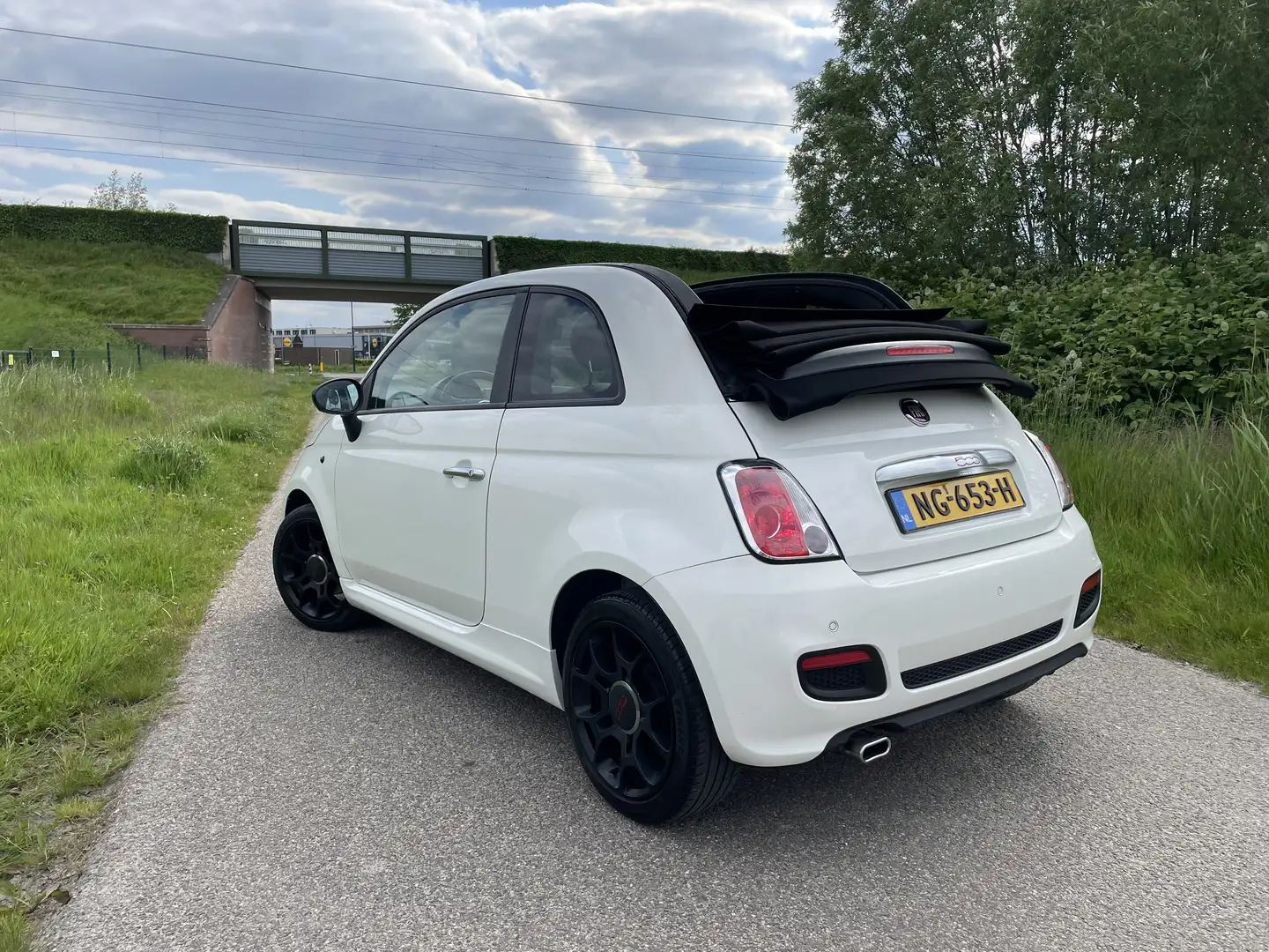 Fiat 500 0.9 TwinAir Lounge Sport Cabrio Wit - 2