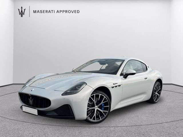 Imagine Maserati GranTurismo 361 kW 3.0 V6 AWD Modena