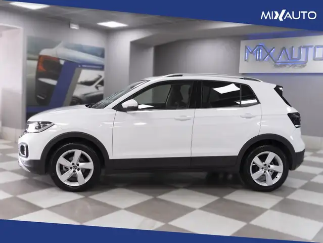 Volkswagen T-Cross view 3