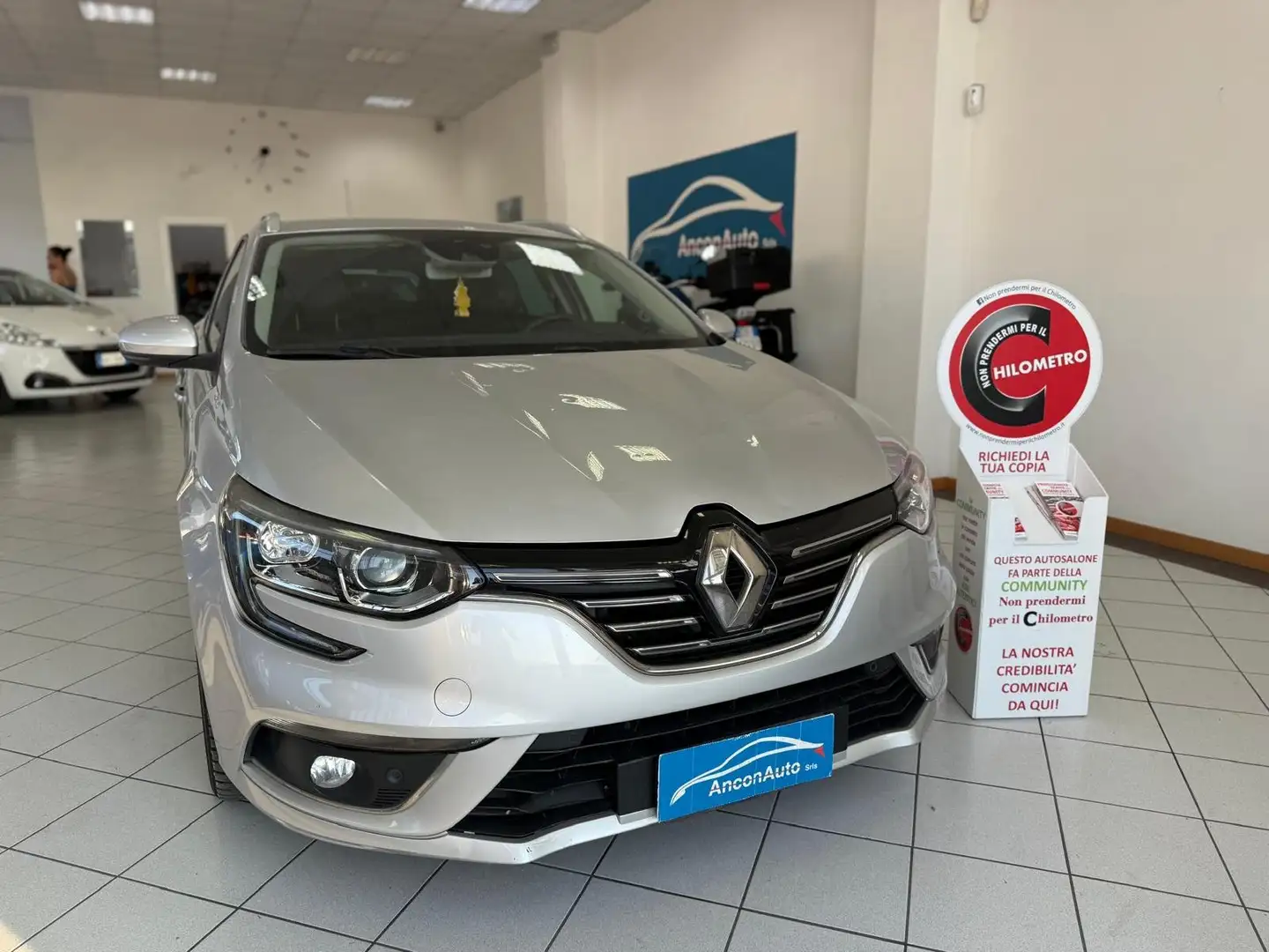Renault Megane Megane IV 2016 1.5 dci x rivenditori grandinata Argento - 1