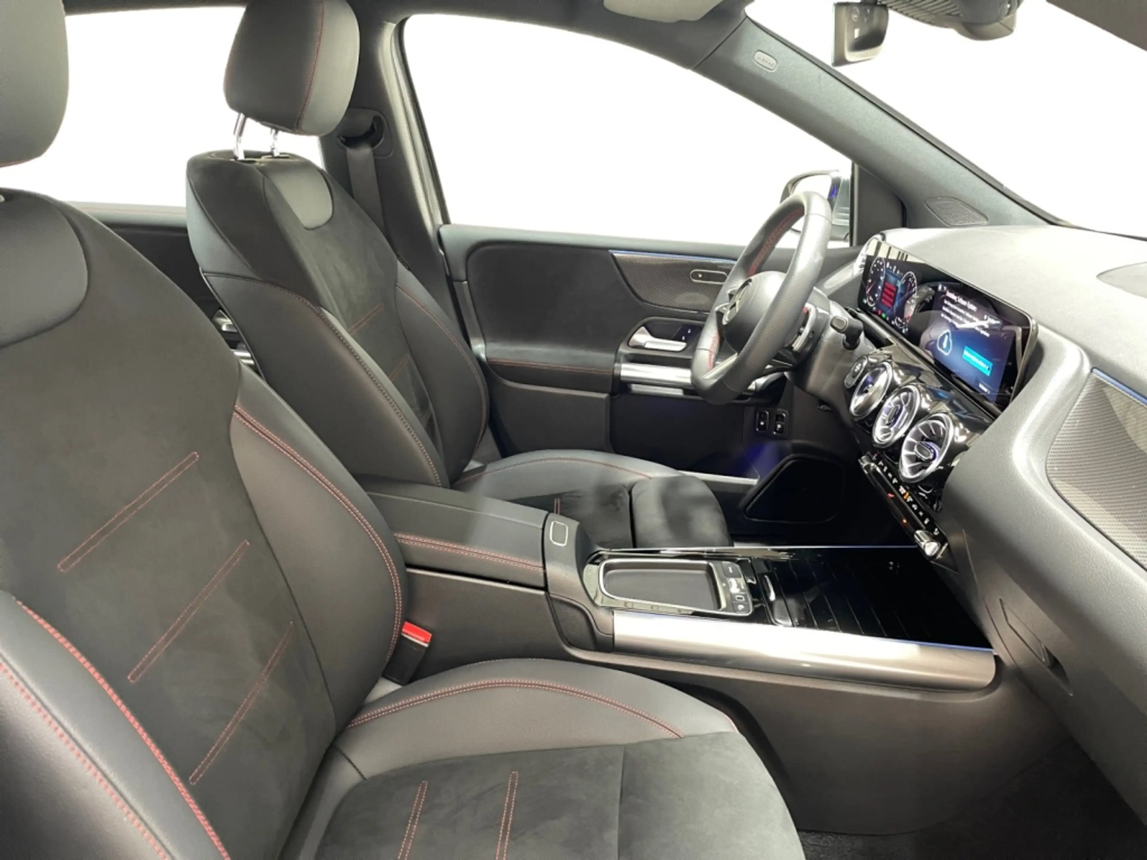 Mercedes-Benz B 250 e AMG AMG+MBUX+MBeam+Fahrassist+AHK+Wide — photo 11