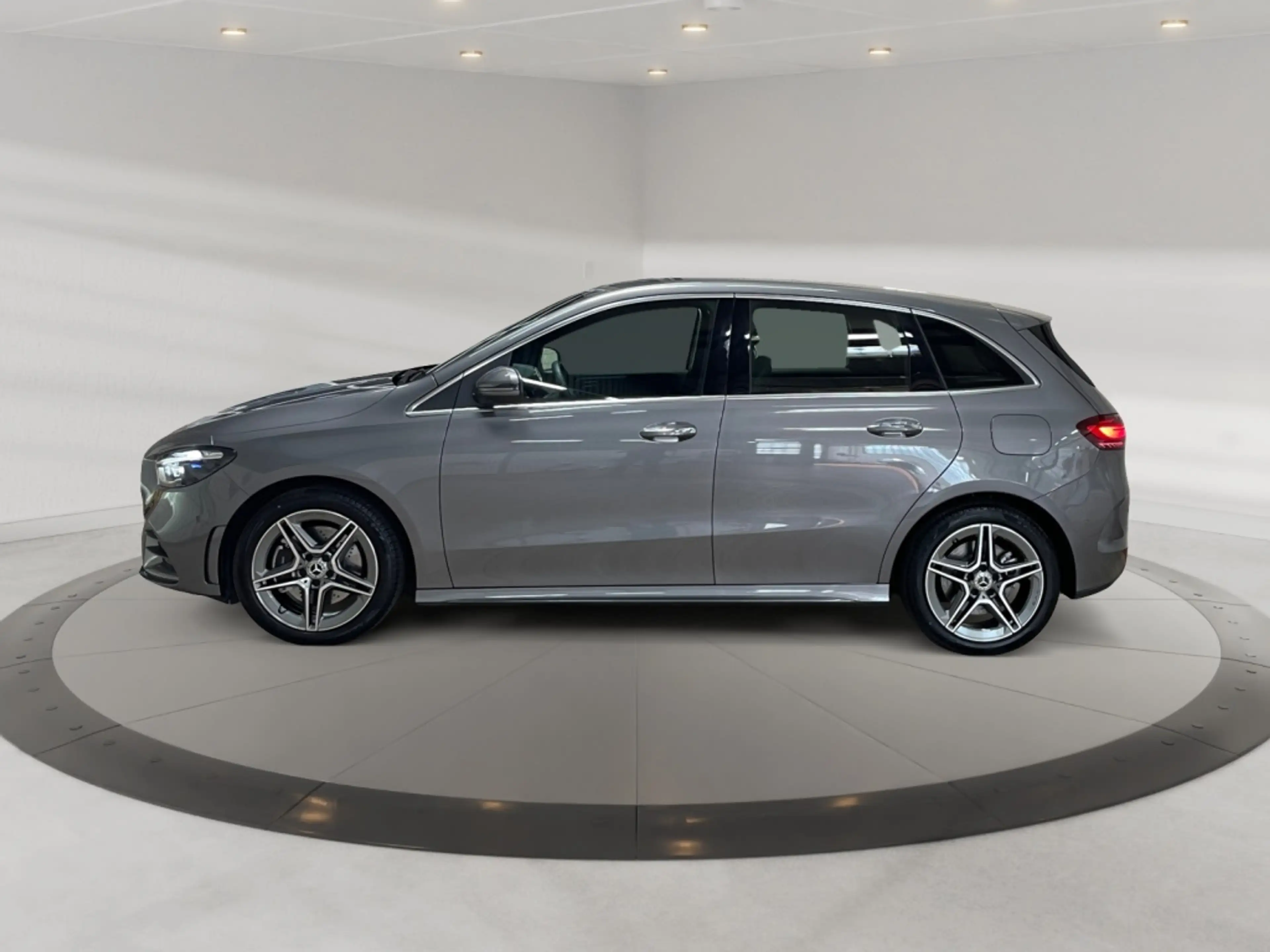 Mercedes-Benz B 250 e AMG AMG+MBUX+MBeam+Fahrassist+AHK+Wide — photo 6