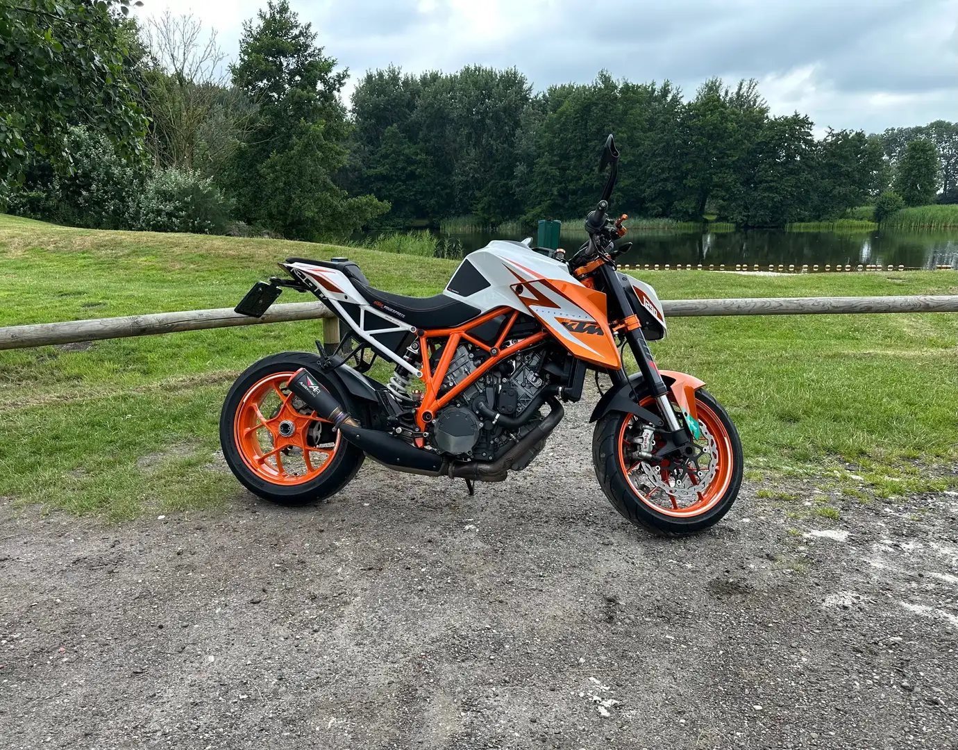 KTM 1290 Super Duke R Special Edition - Austin Racing Wit - 1
