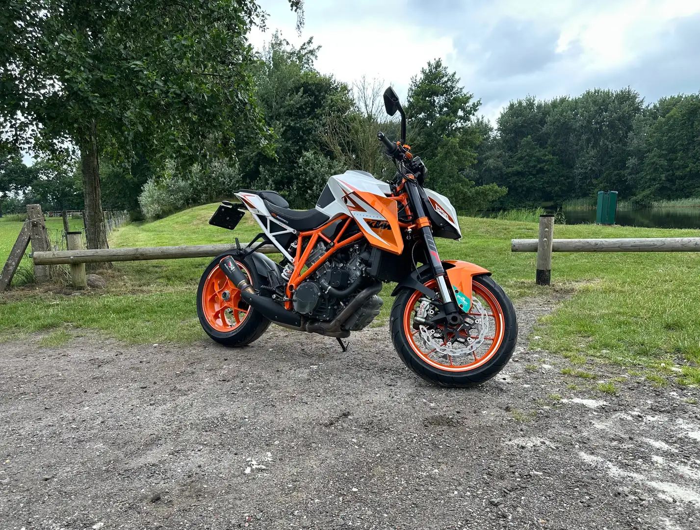 KTM 1290 Super Duke R Special Edition - Austin Racing Wit - 2