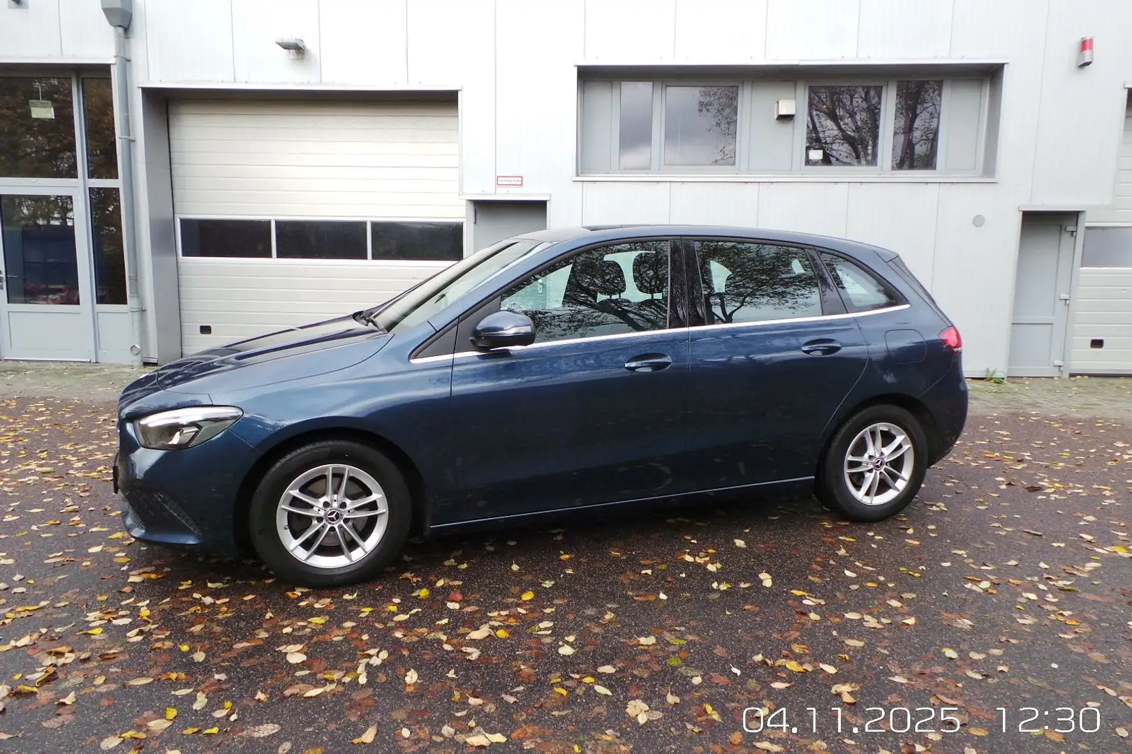 Mercedes-Benz B 180 d Style Aut. NAVI,PDC,MBUX,SHZ,CARPLAY,ALU Blau - 2