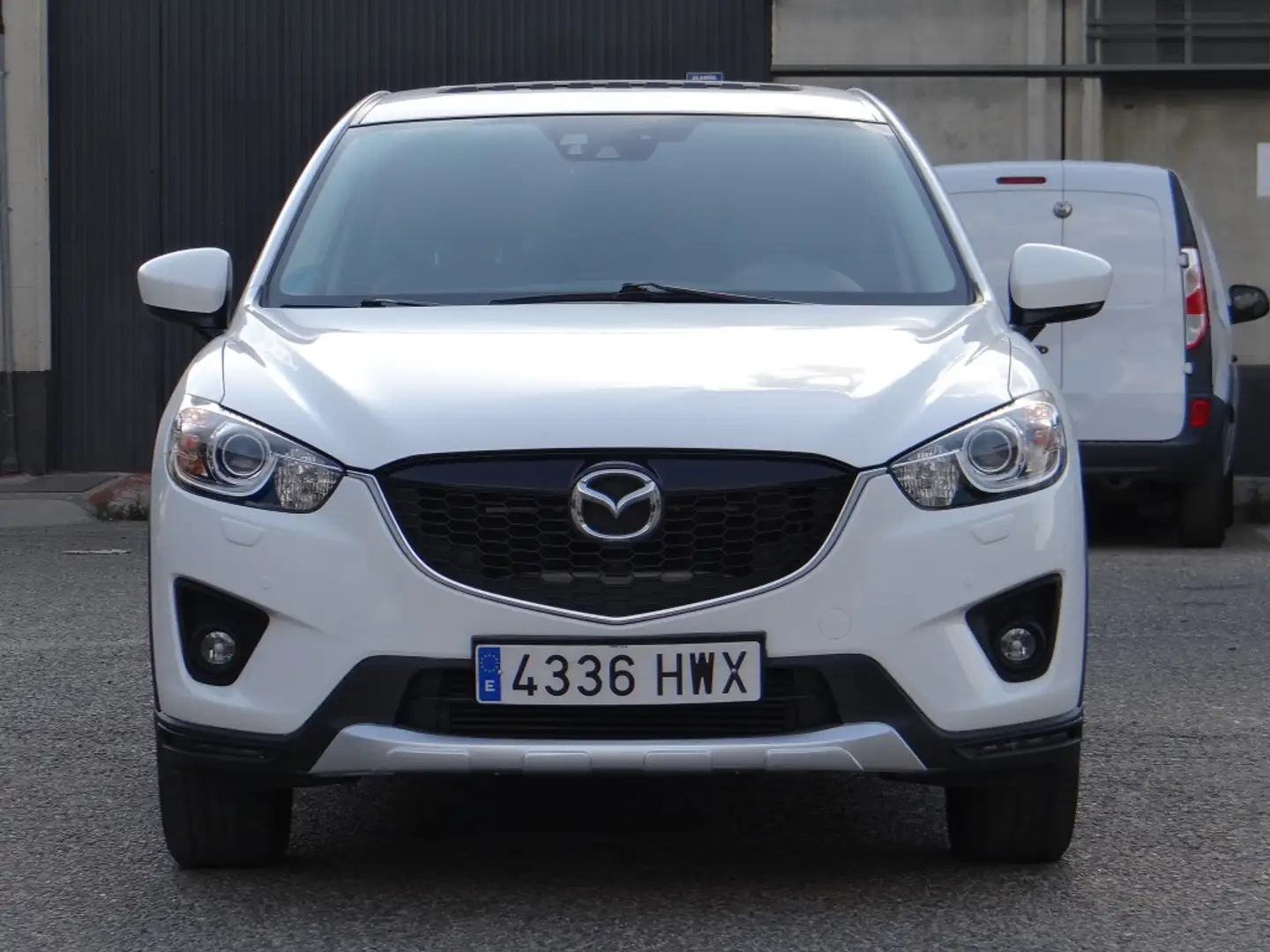 Mazda CX-5 2.2DE Luxury 4WD 175 Aut. Weiß - 2