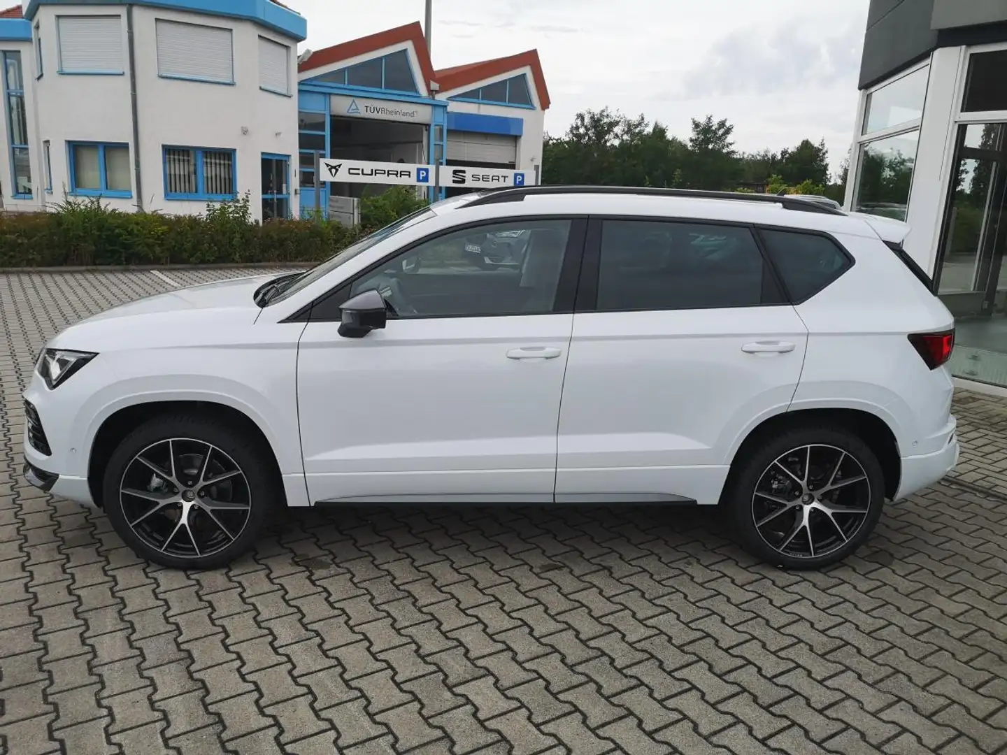 CUPRA Ateca 2.0TSI DSG 4Drive 190PS 360° AHK Schiebedach Weiß - 2