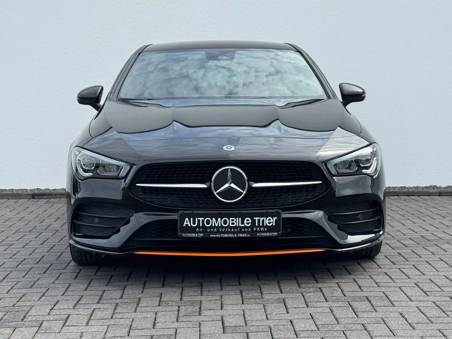 Mercedes-Benz CLA 250 4Matic Shooting Brake /AMG LINE/EDITION1 Černá - 2