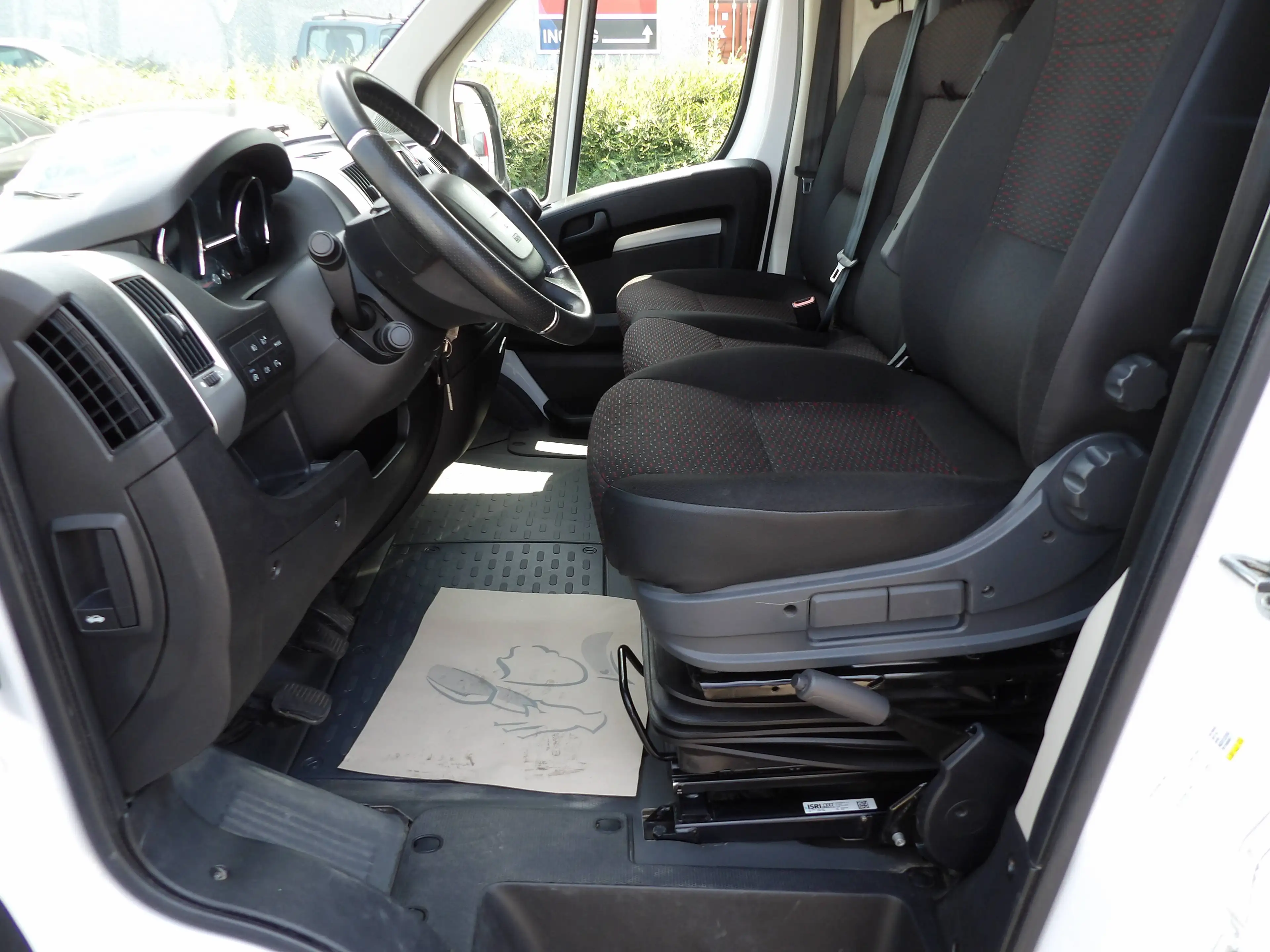 Peugeot Boxer 2.2 BlueHDi L3H2 Asphalt S/S (EU6if) — photo 10
