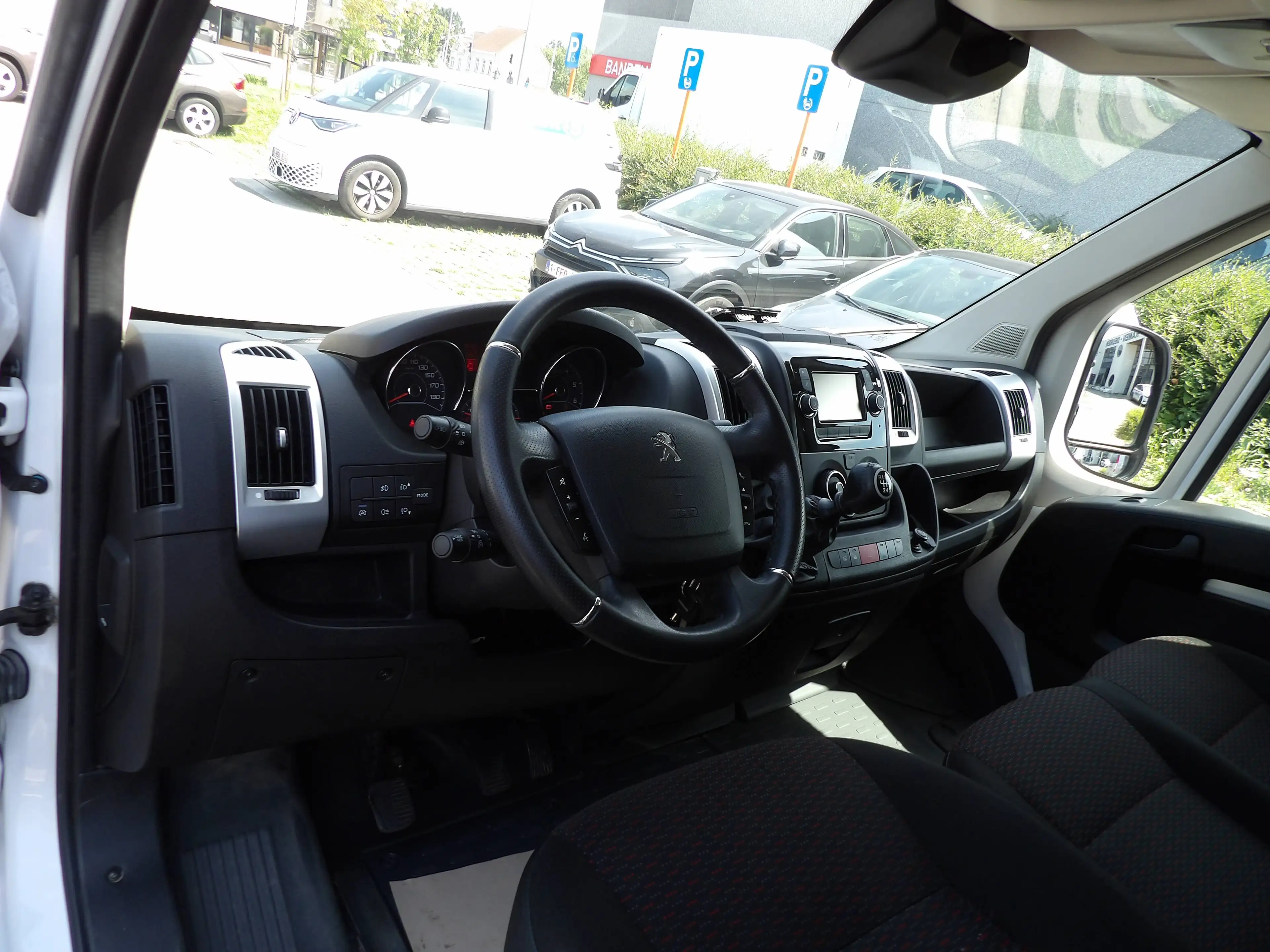 Peugeot Boxer 2.2 BlueHDi L3H2 Asphalt S/S (EU6if) — photo 11