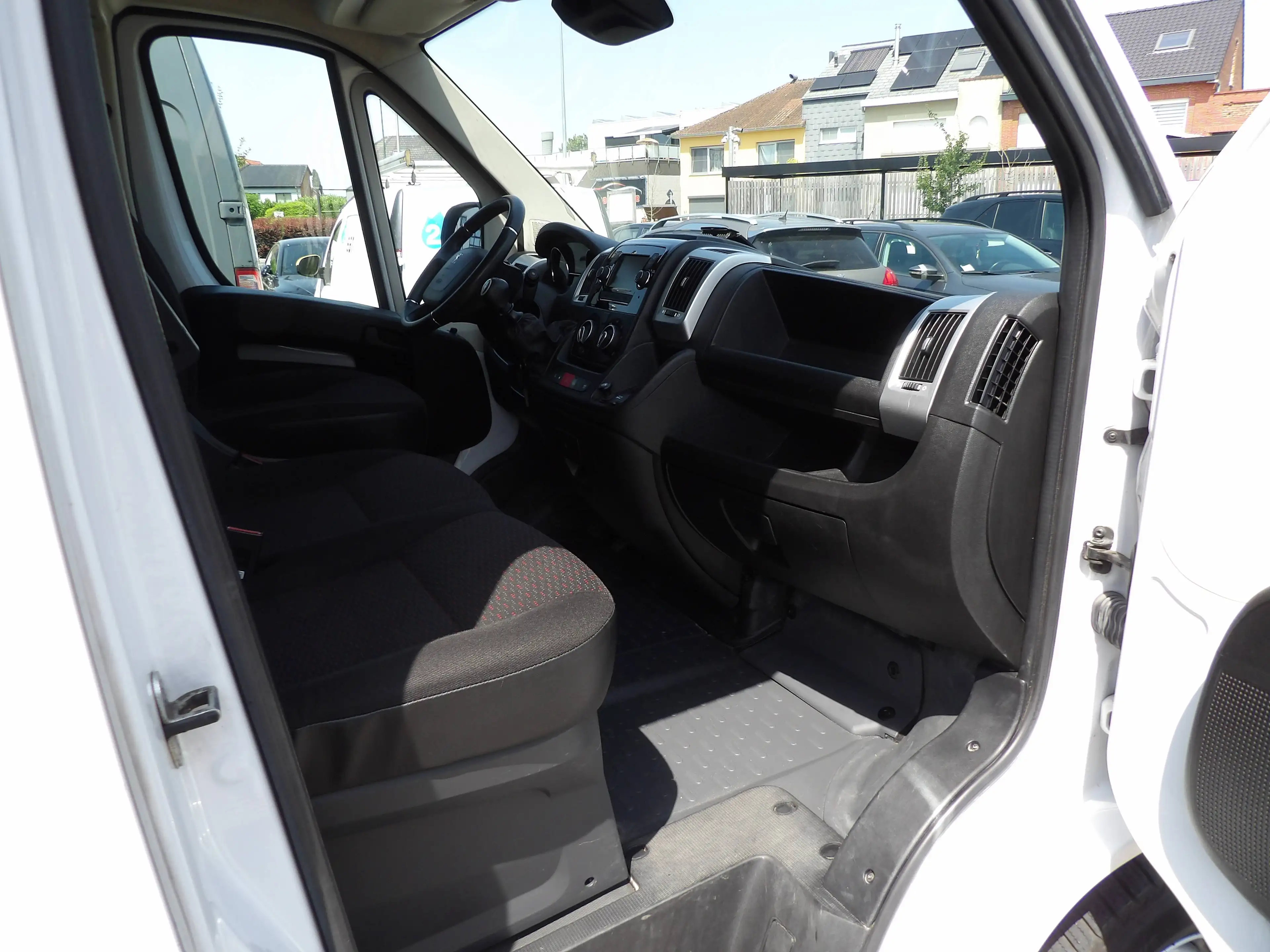 Peugeot Boxer 2.2 BlueHDi L3H2 Asphalt S/S (EU6if) — photo 12
