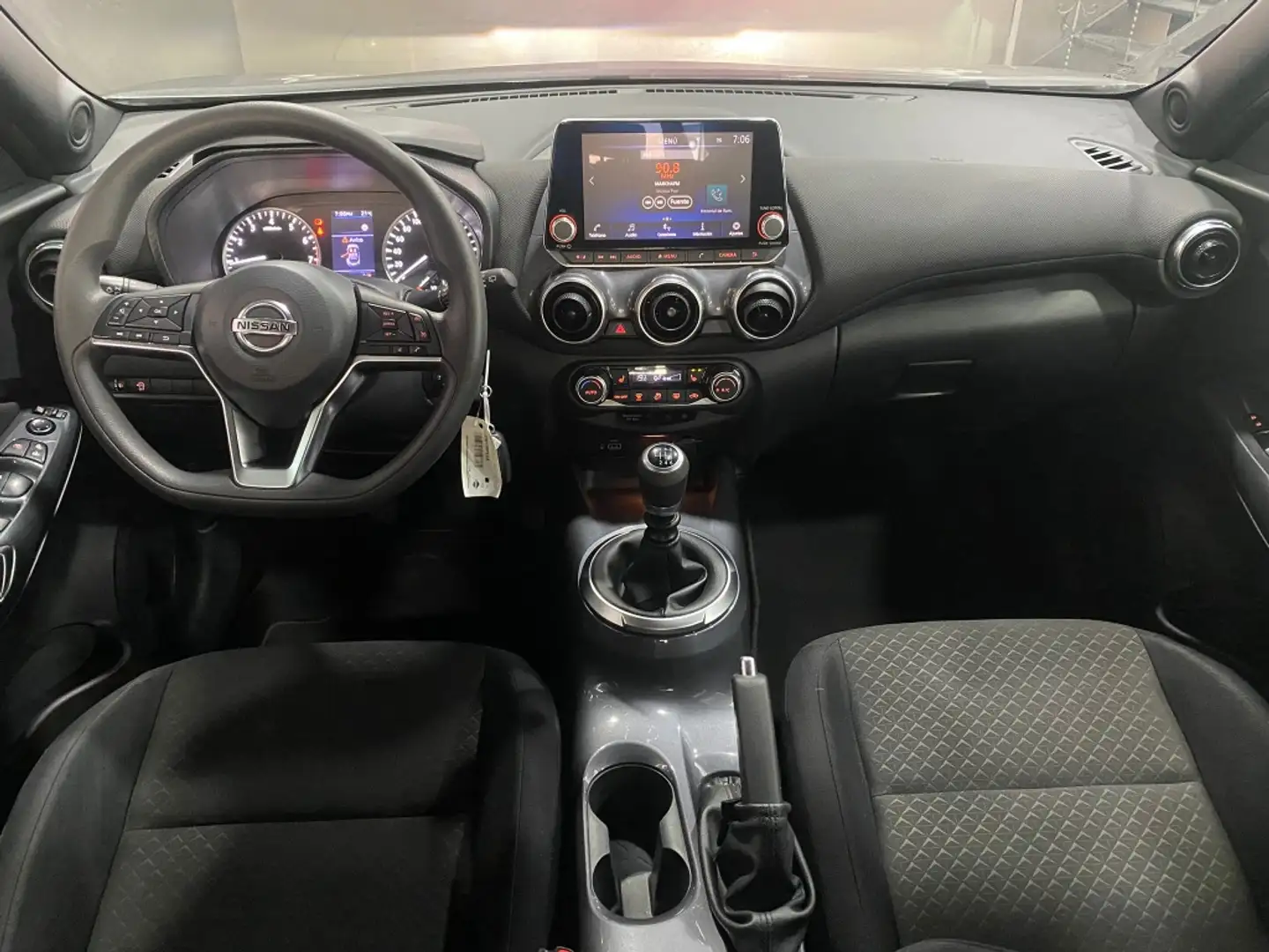 Nissan Juke 1.0 DIG-T Acenta 4x2 117 Gris - 2