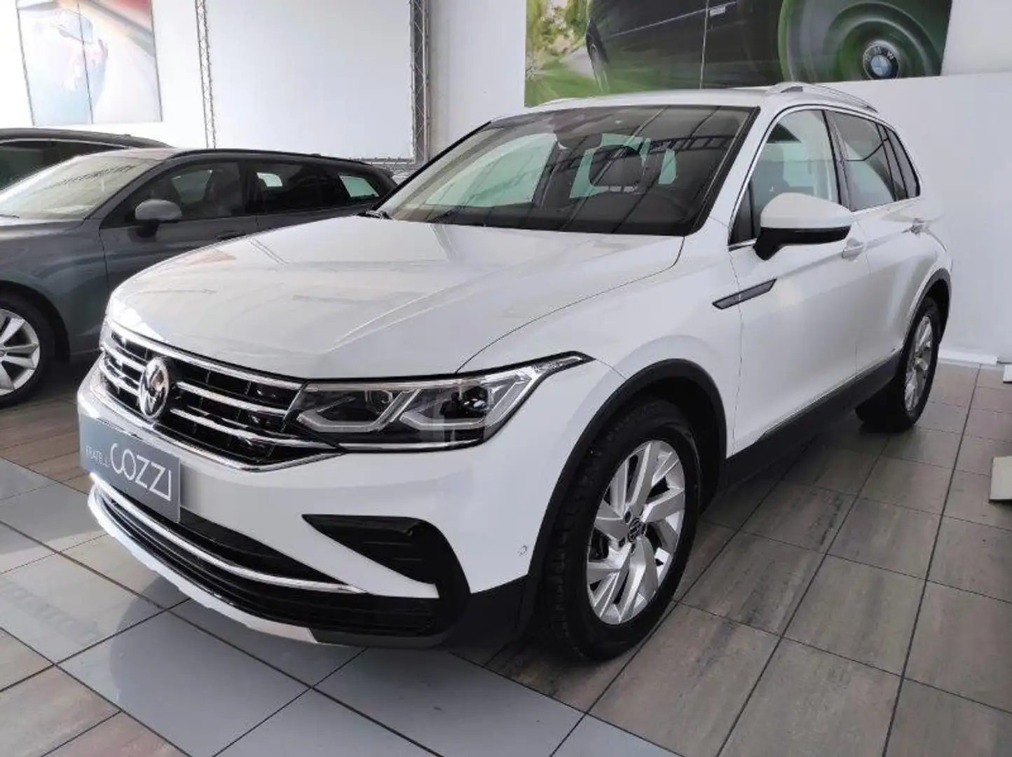 Volkswagen Tiguan 2ª serie - Tiguan 1.5 TSI 150 CV DSG ACT Elegance Bianco - 2