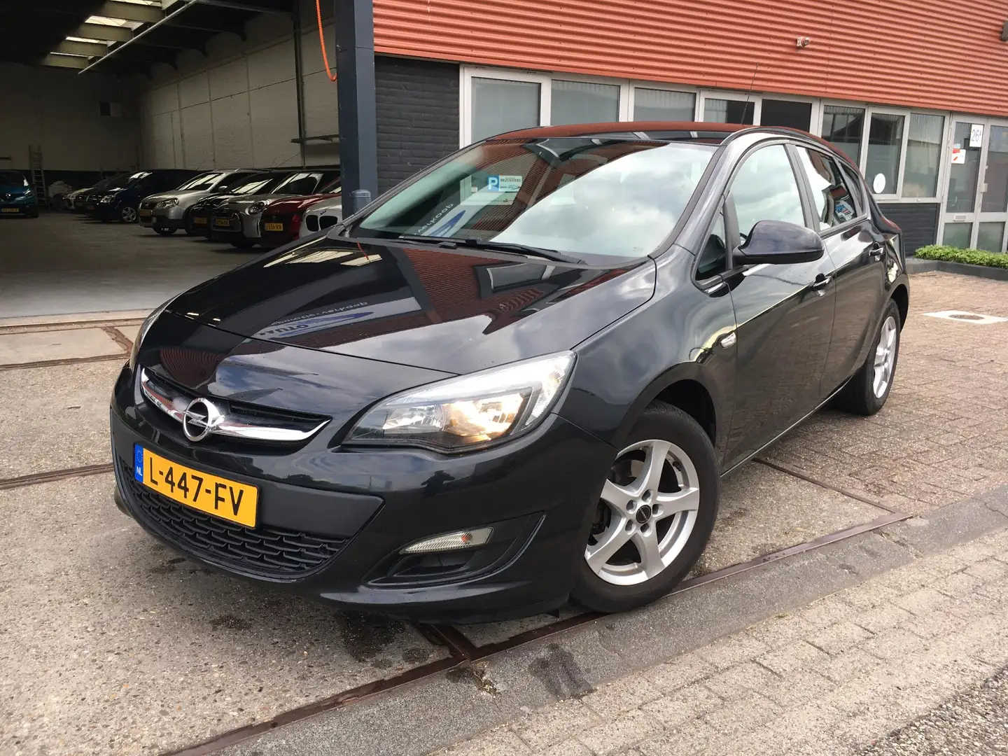 Opel Astra 1.4 Selection 5 Deurs HB | Airco | Centrale portie Zwart - 1
