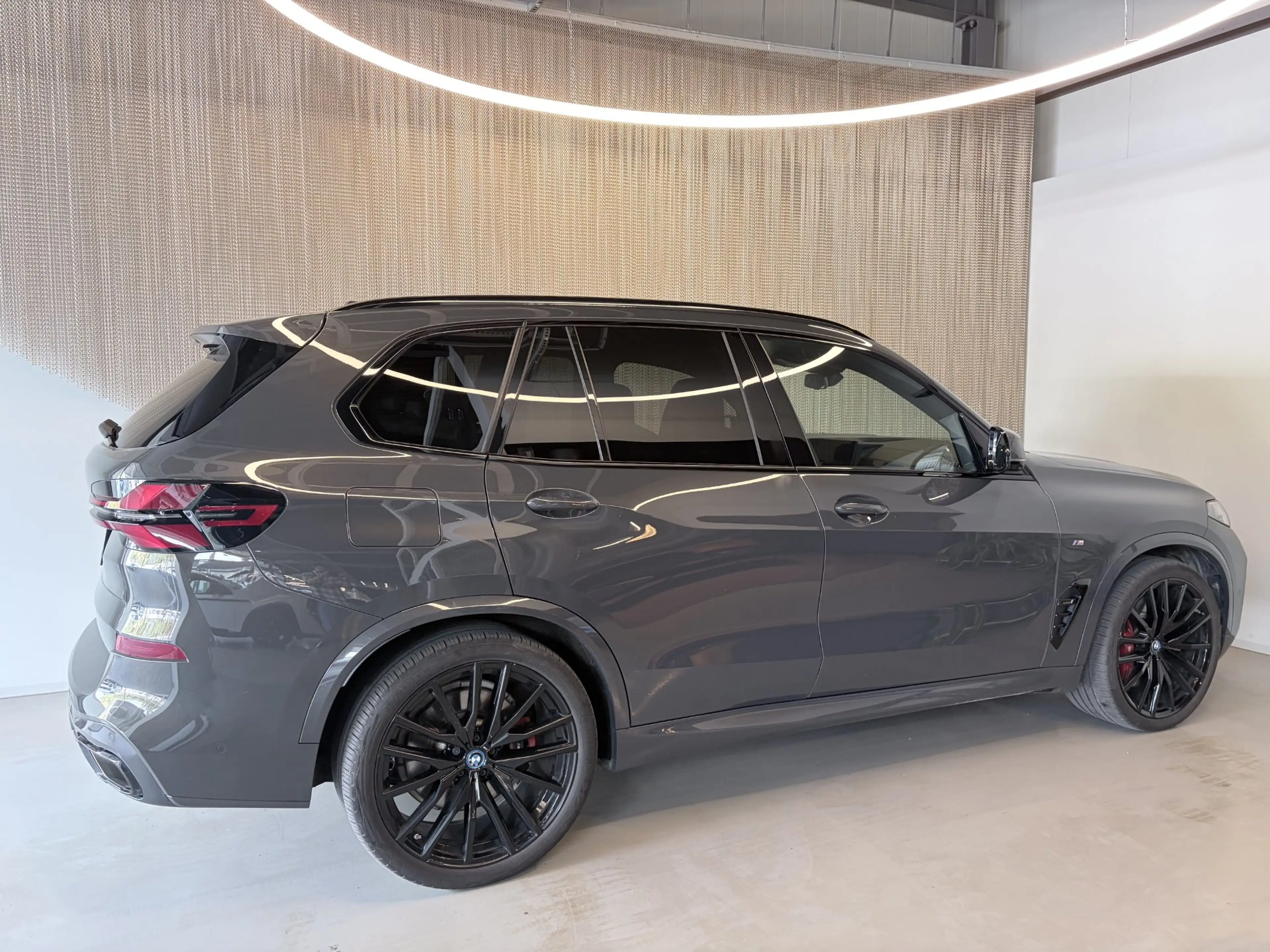 BMW X5 xDrive50e — photo 6