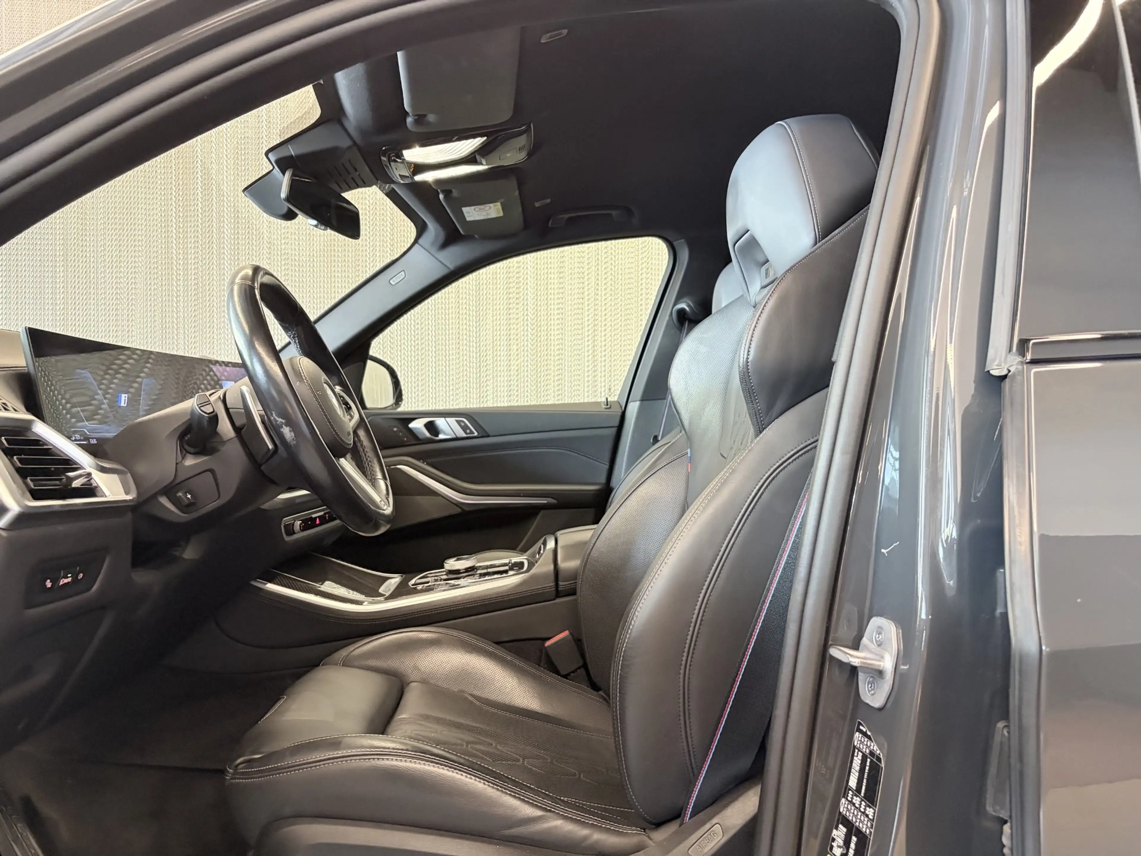 BMW X5 xDrive50e — photo 8
