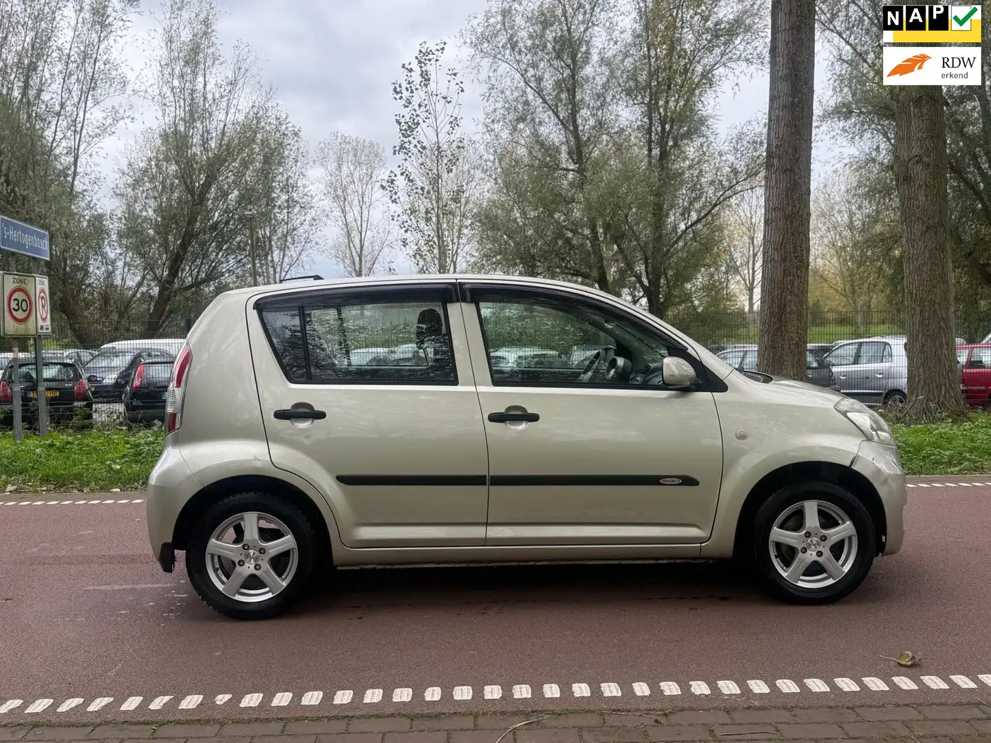 Daihatsu Sirion 2 1.3-16V Comfort AIRCO!APK2026!5DEURS!KOOPJE! Beige - 1