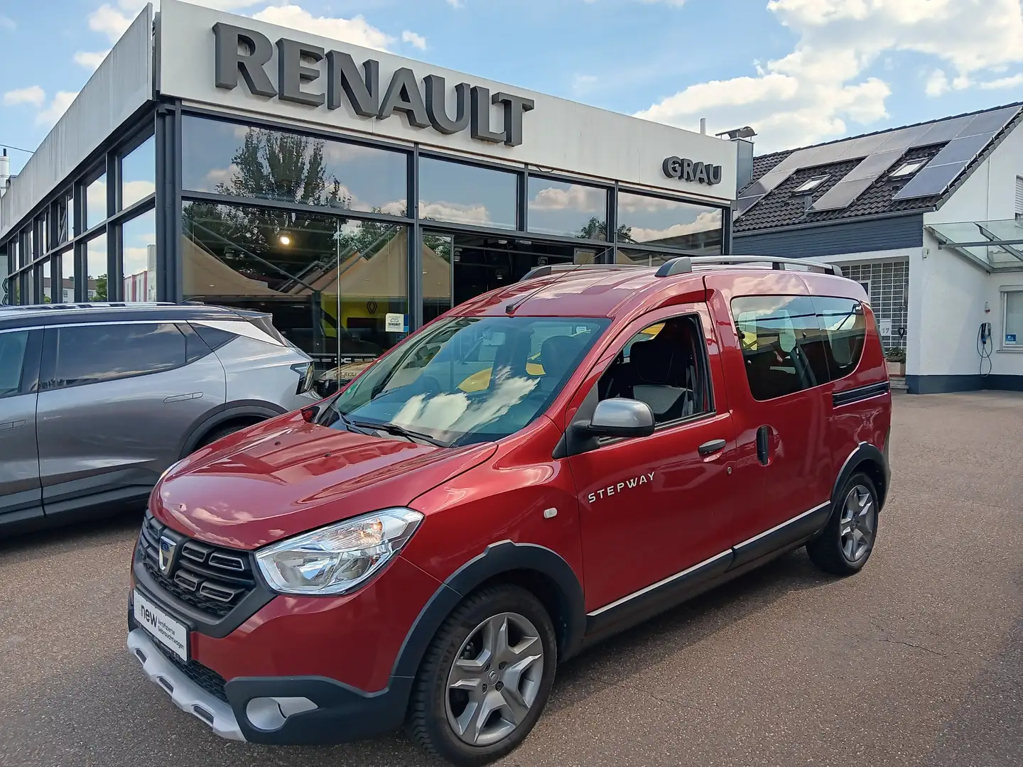 Dacia Dokker Stepway Plus Tce 100 mit Allwetter, Kamera, Sitzh. Rot - 1