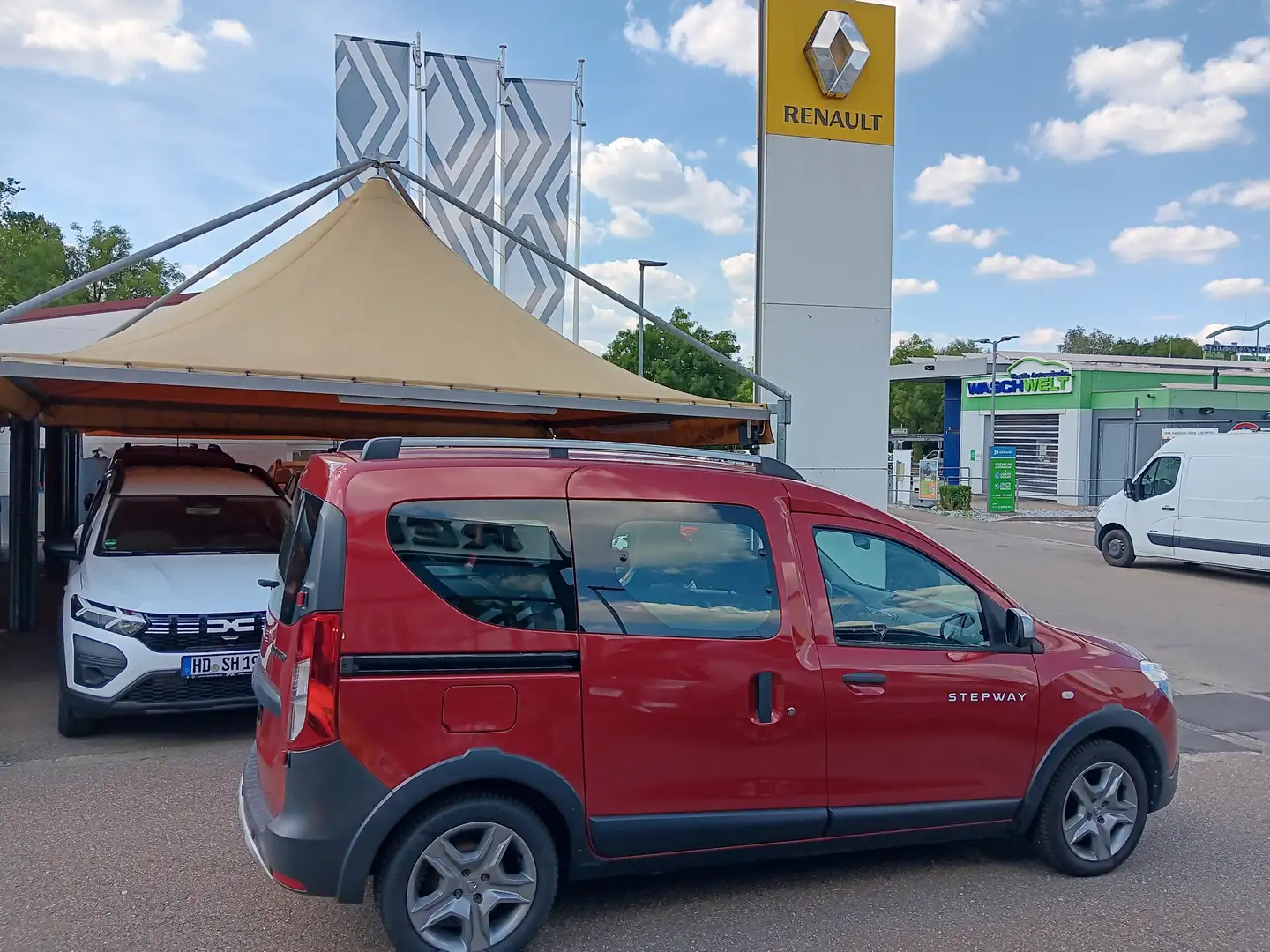 Dacia Dokker Stepway Plus Tce 100 mit Allwetter, Kamera, Sitzh. Rot - 2