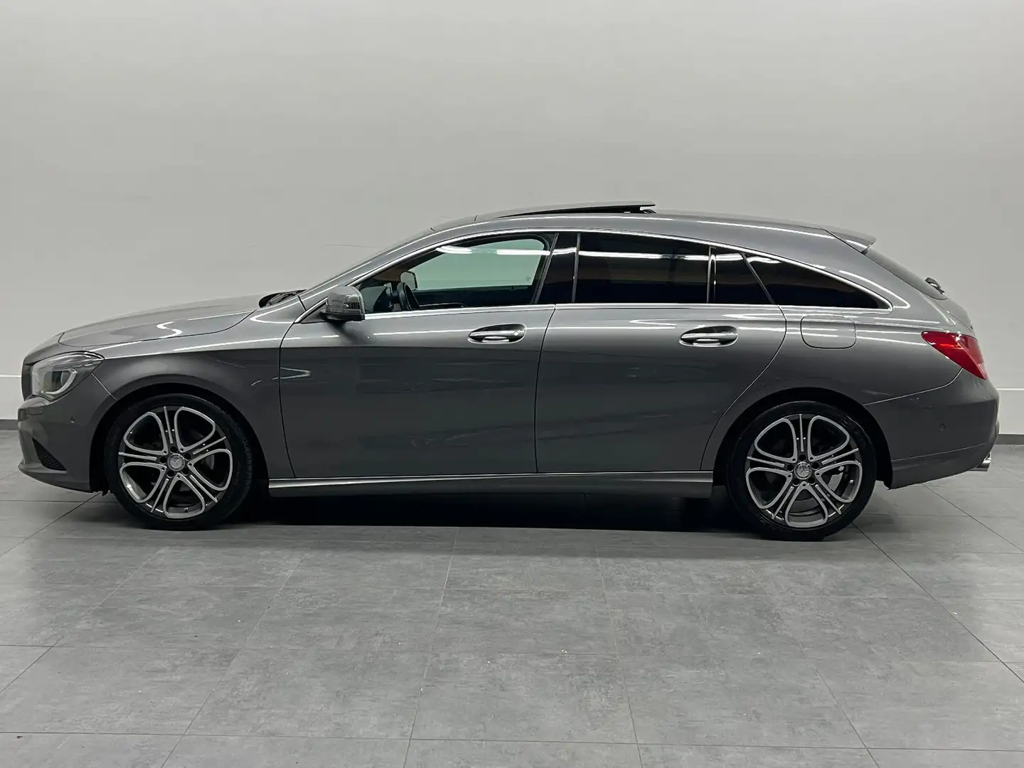 Mercedes-Benz CLA 220 CLA 220 CDI *Panorama*BiXenon*Navi*Klimaaut.*18" Grau - 2