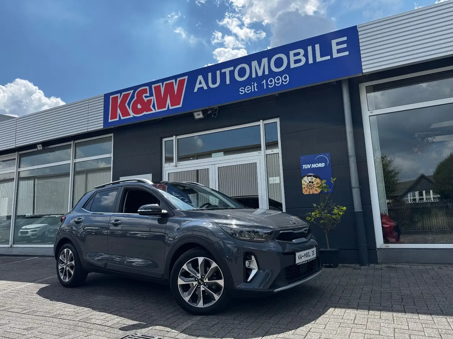 Kia Stonic Spirit NAVI+CAM KLIMAAUTO SITZH. PDC WR Grau - 1