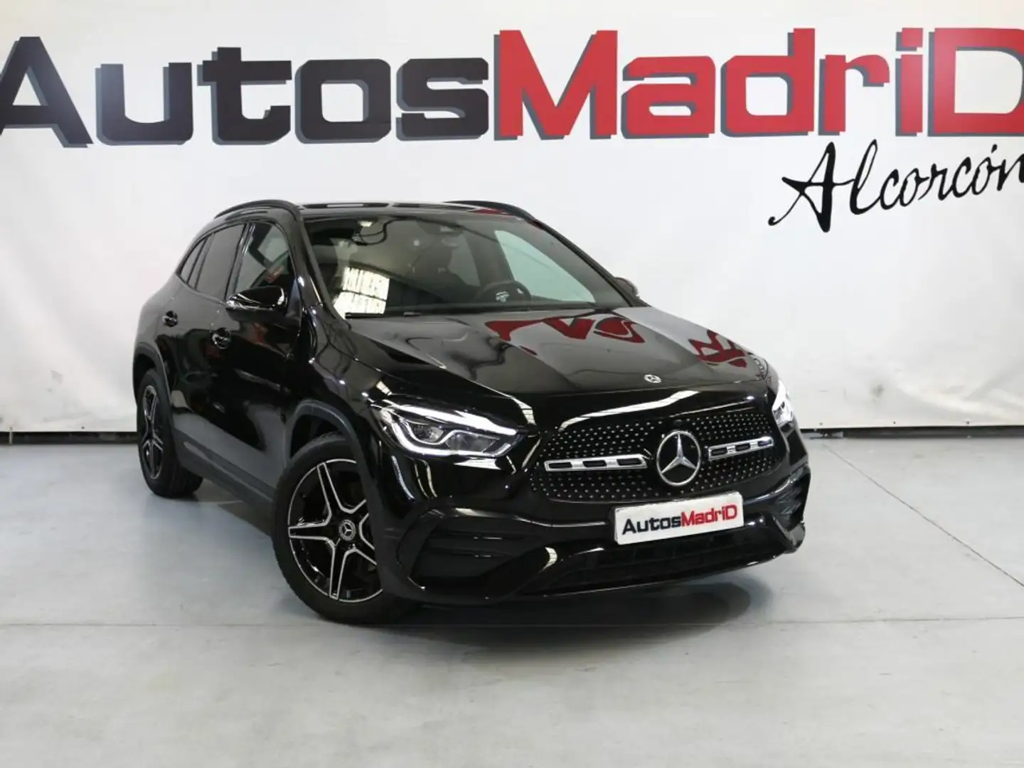 Mercedes-Benz GLA 200 D Schwarz - 1