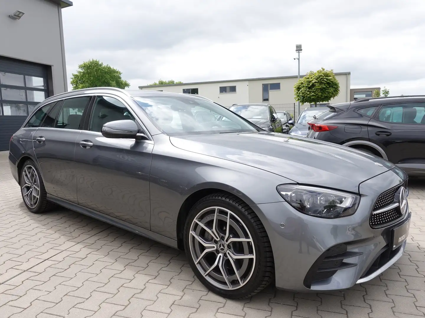 Mercedes-Benz E 220 d T 4Matic AMG Automatik/Facelift Gris - 2