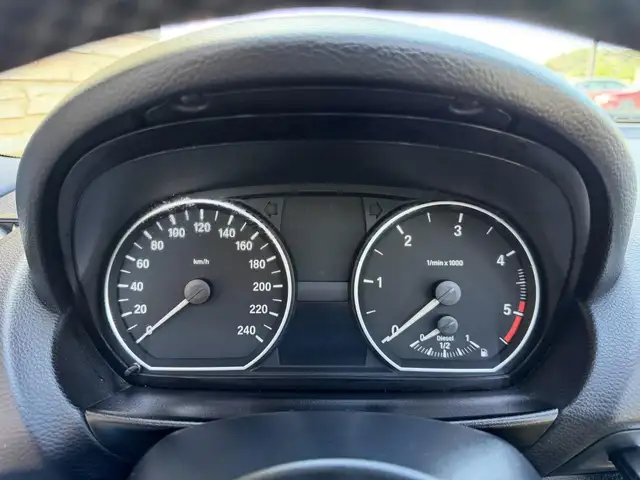 BMW 1 Series view 27