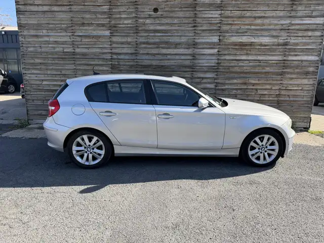 BMW 1 Series view 8