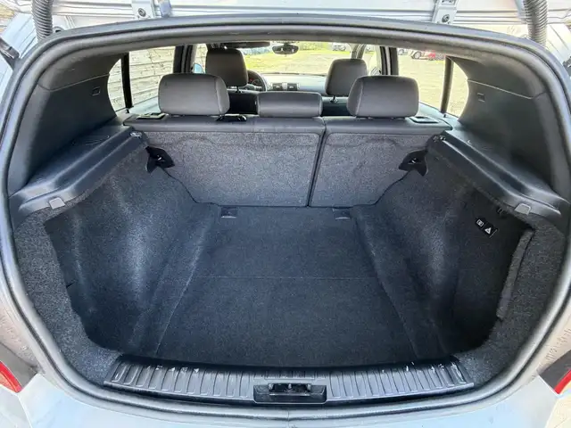 BMW 1 Series view 6