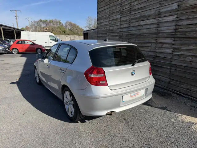 BMW 1 Series view 3