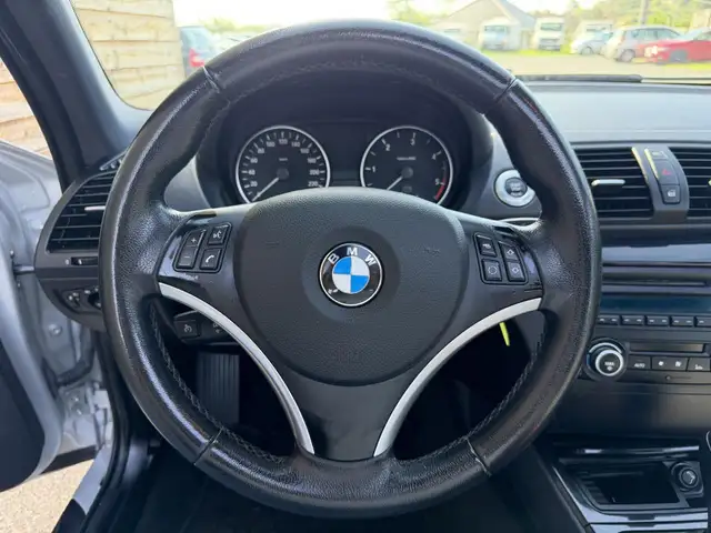 BMW 1 Series view 26