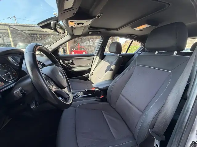BMW 1 Series view 24