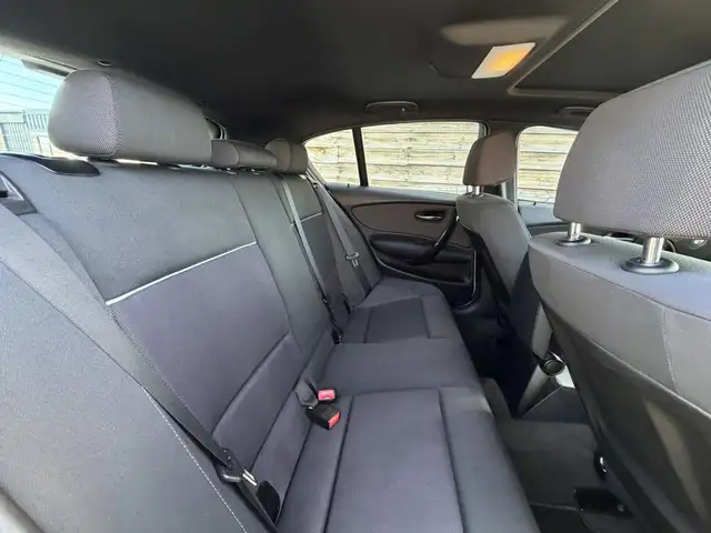 BMW 1 Series view 13