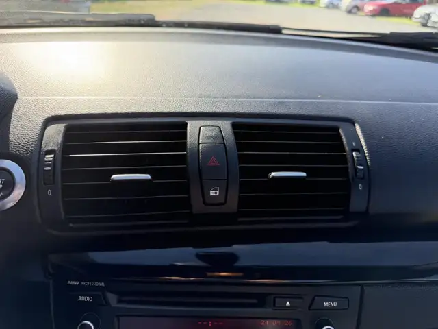 BMW 1 Series view 28