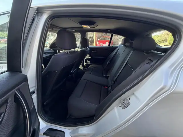 BMW 1 Series view 19