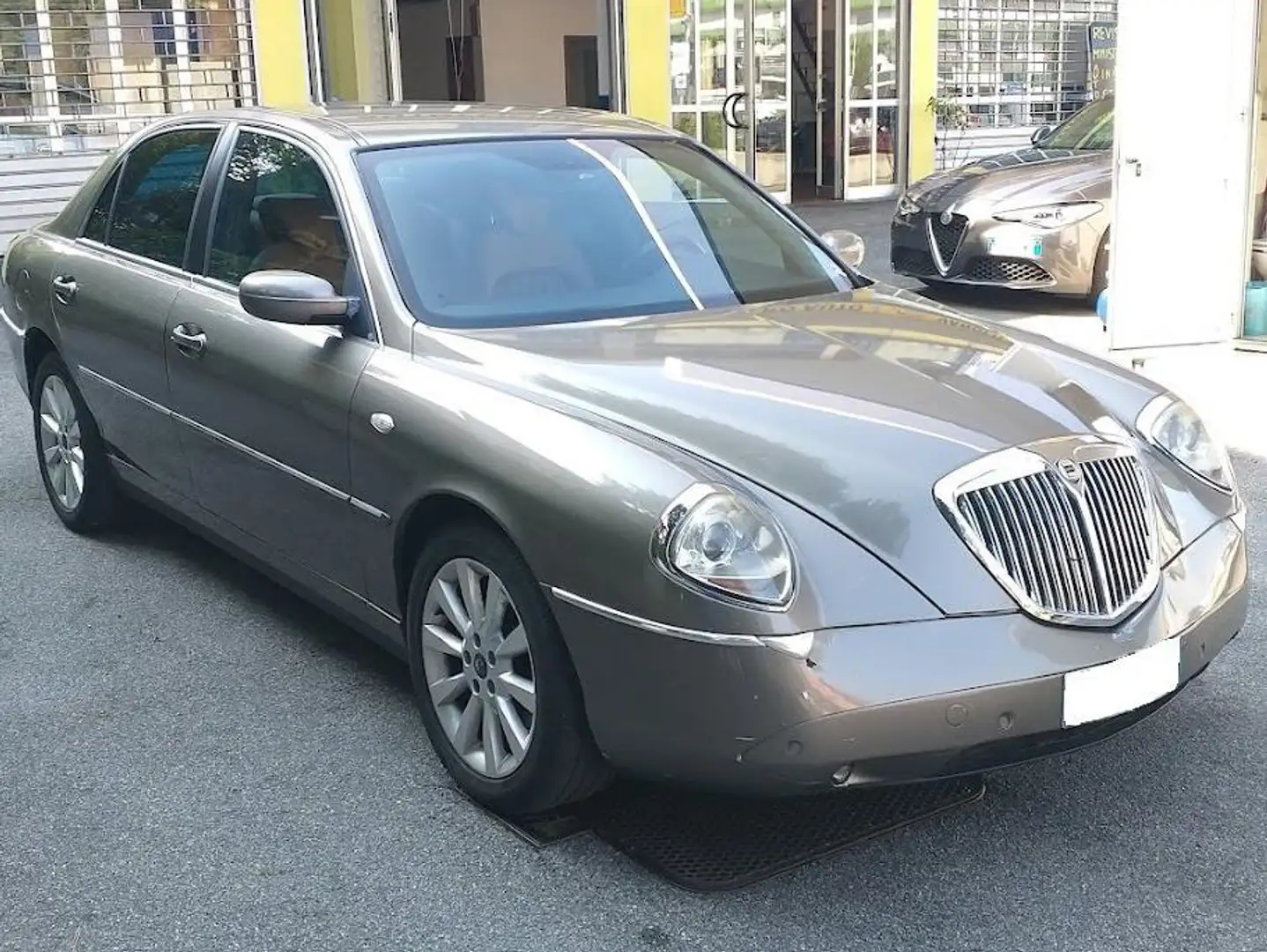 Lancia Thesis Thesis 2.4 jtd 20v Executive 185cv auto Marrone - 1