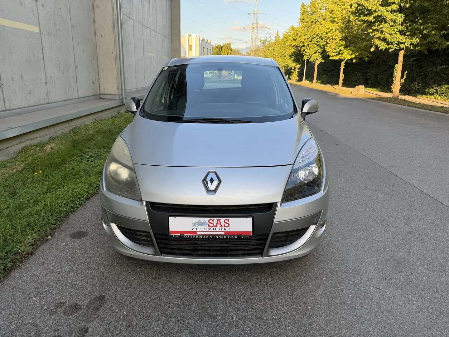 Renault Scenic Scénic III TomTom 2011 1,5 dCi DPF /Export/ Silber - 2