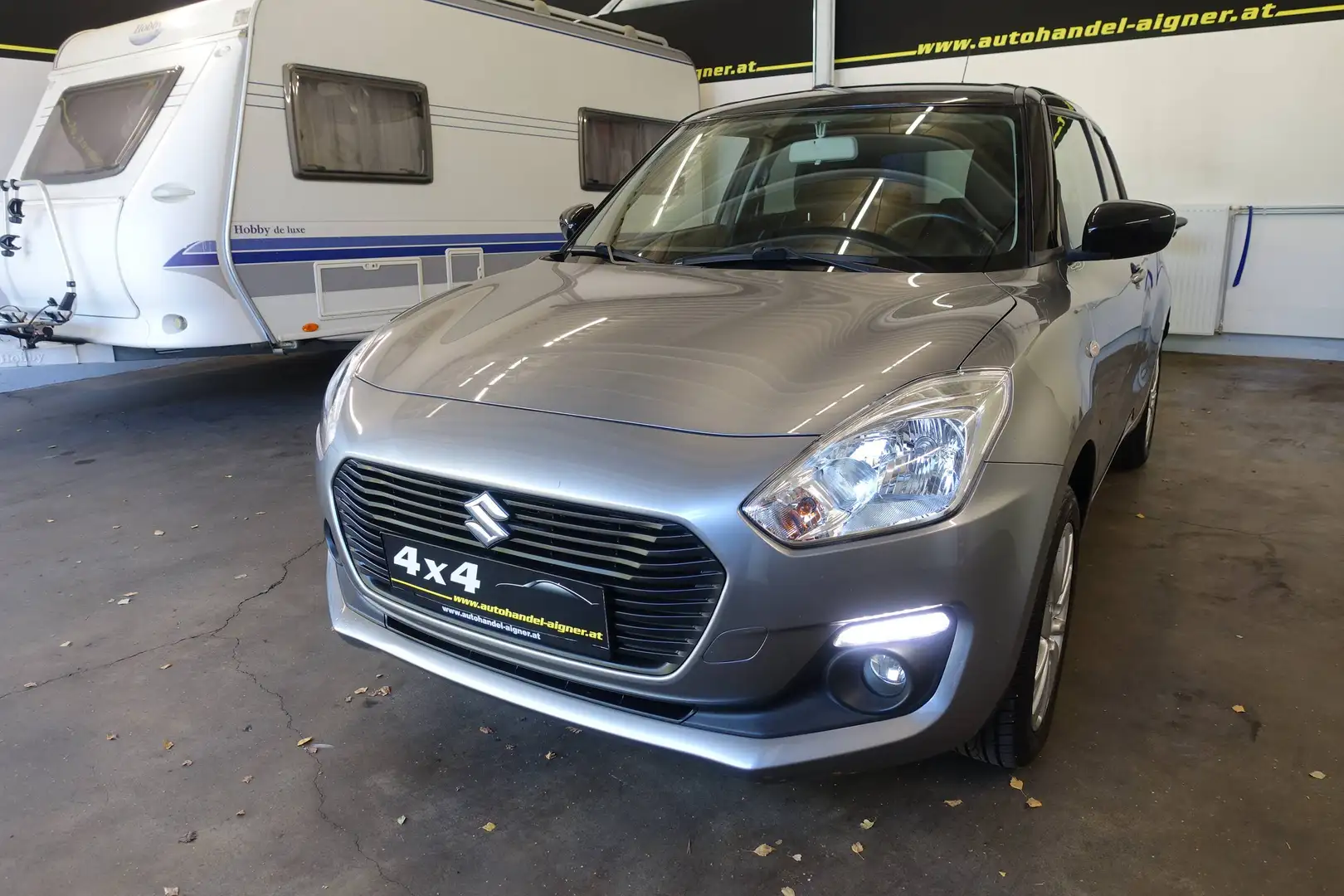 Suzuki Swift 1.2 Dualjet Allgrip Shine Grau - 1