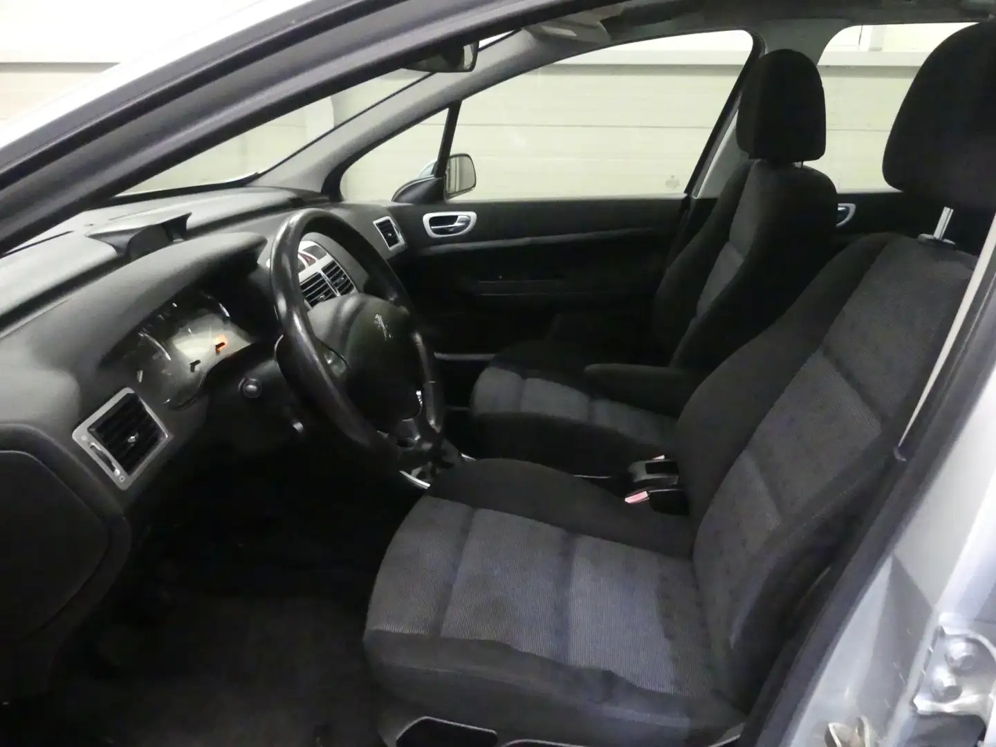 Peugeot 307 SW 1.6-16V Pack - Airco - 7 persoons - Trekhaak Grau - 2