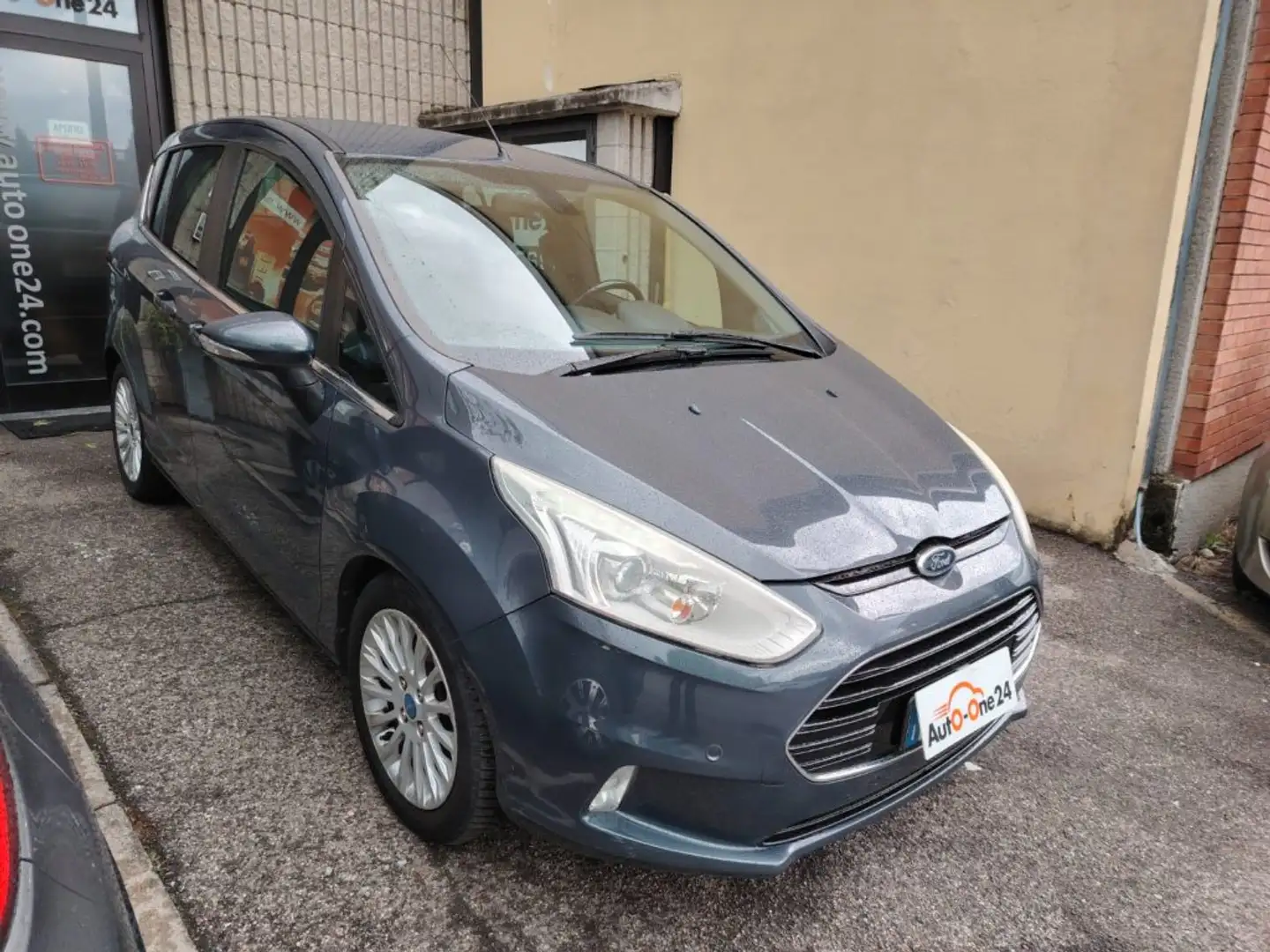 Ford B-Max 1.6 TDCi 95 CV Titanium NEOPATENTATI Blau - 1