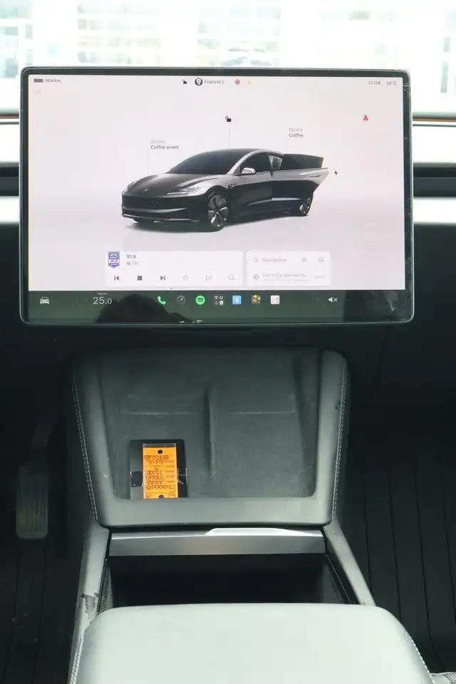 Tesla Model 3 fotografie Tesla Model 3