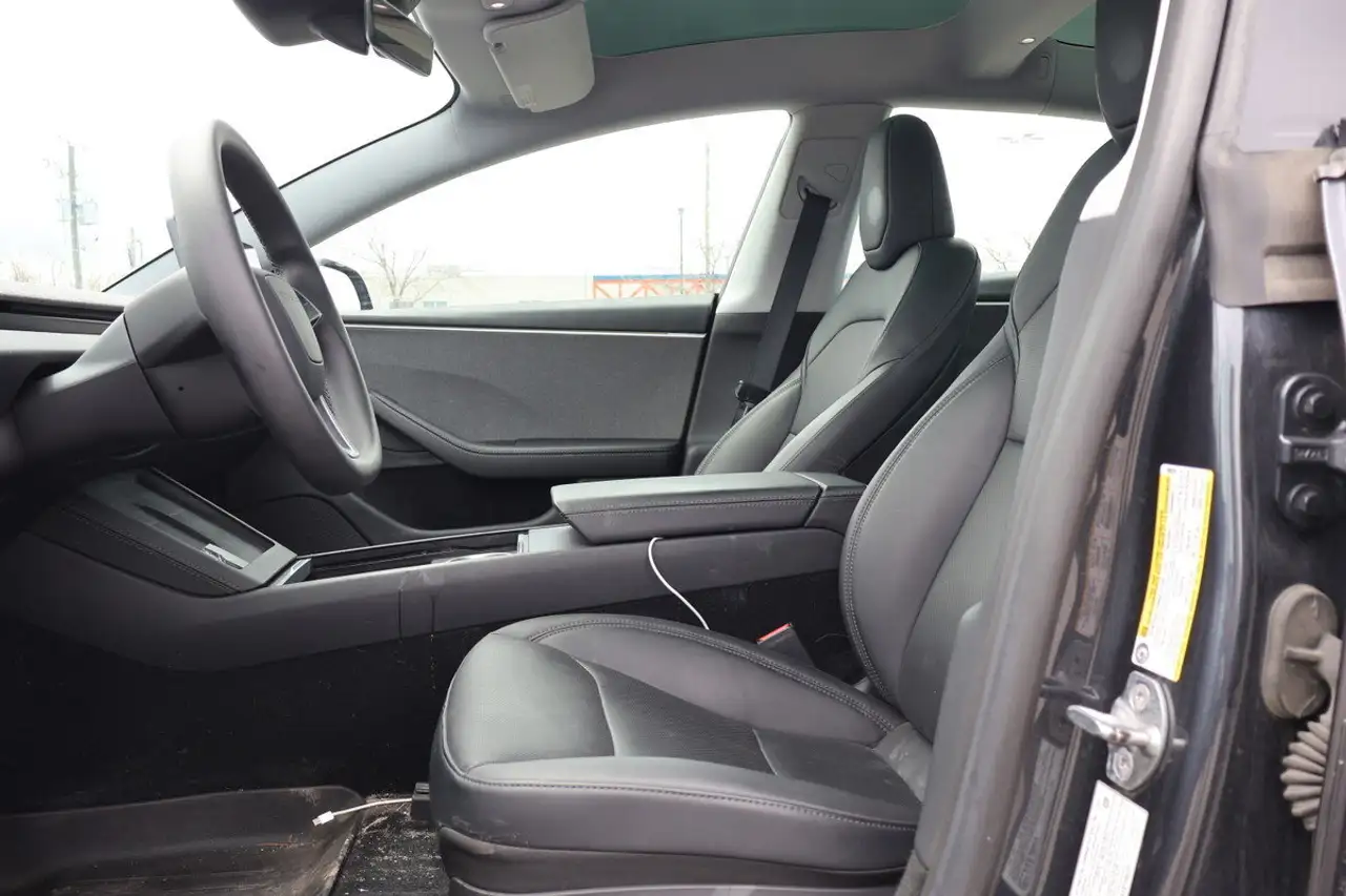 Tesla Model 3 fotografie Tesla Model 3