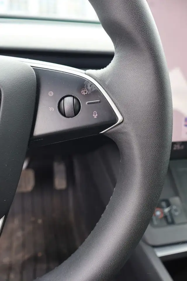 Tesla Model 3 fotografie Tesla Model 3