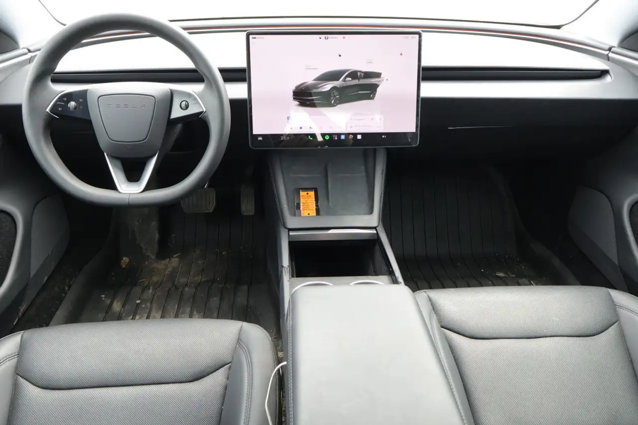 Tesla Model 3 fotografie Tesla Model 3