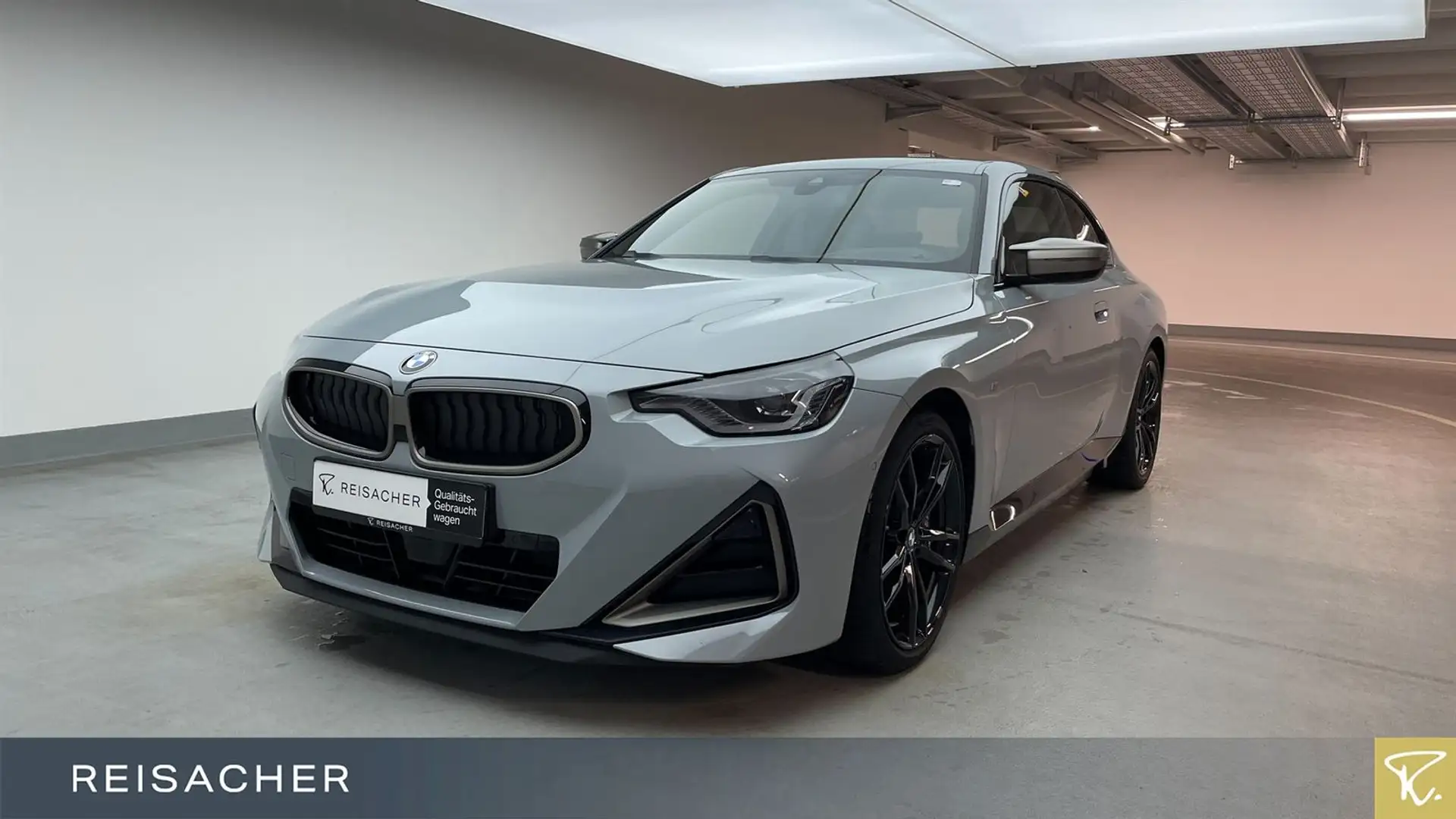 BMW 240 A xDrive Coupé Grau - 1