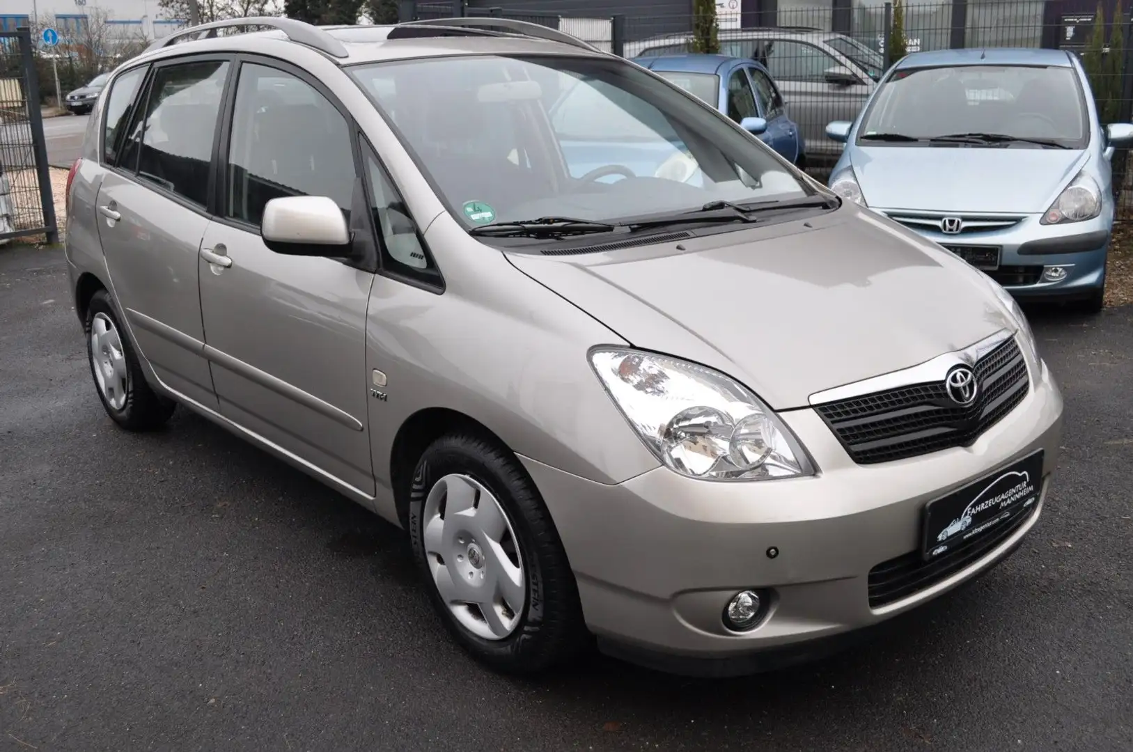 Toyota Corolla Verso 1.8 Sol *Automatic-AHK-Panorama* Gris - 1