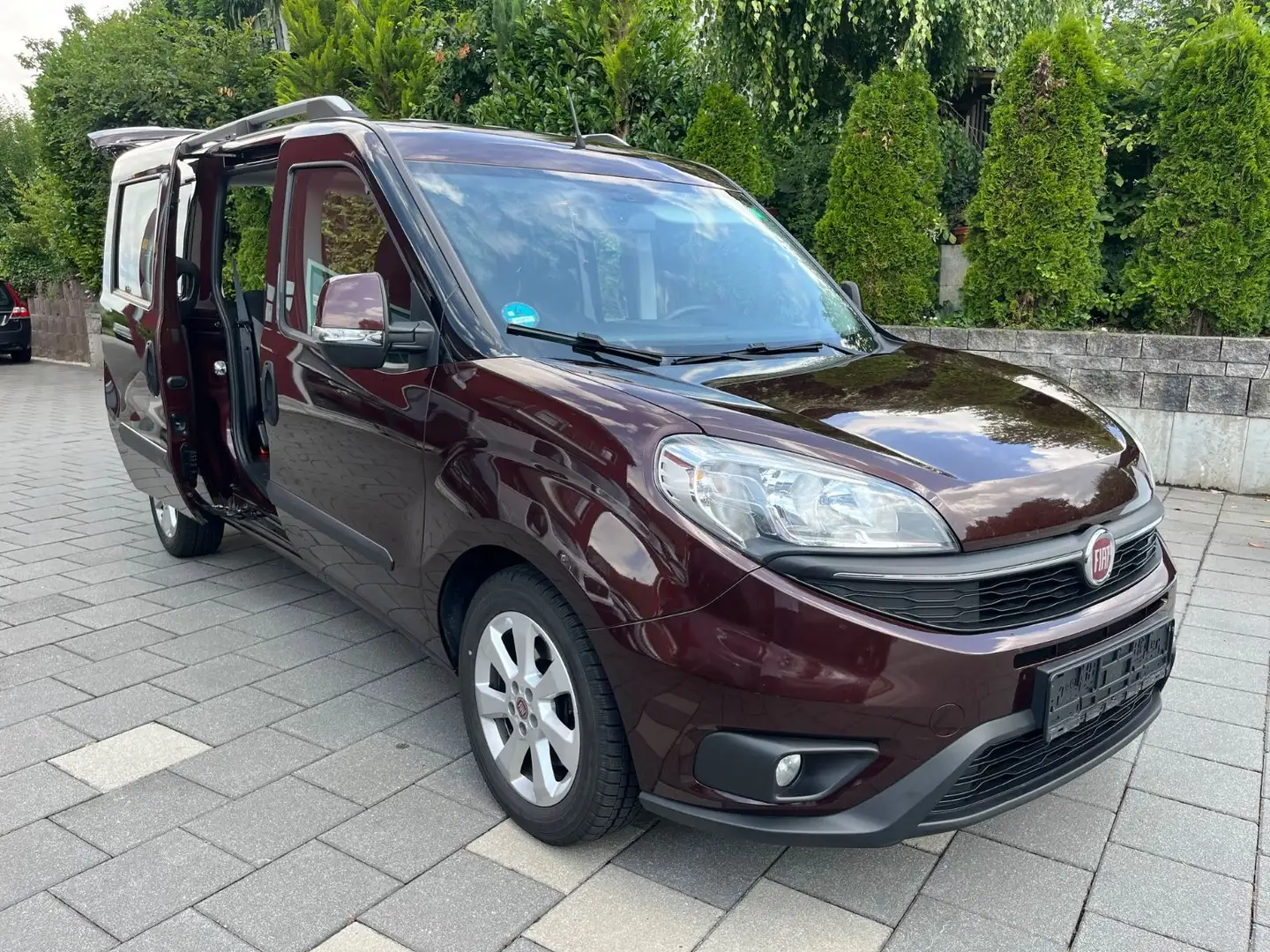 Fiat Doblo SX  Maxi 5-Sitzer Navi*Klimaaut.*PDC*SHZ Violett - 2