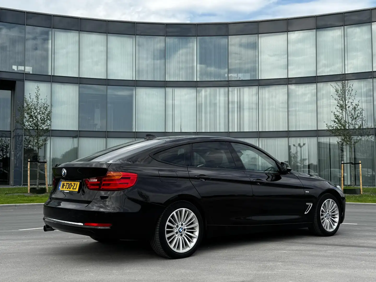 BMW 320 3-serie Gran Turismo 320i High Executive Luxurylin Marrón - 2