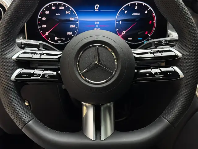 Mercedes-Benz GLC view 14